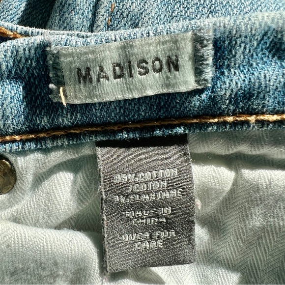 SOLD- Y2K flared Abercrombie & Fitch Madison light-wash jeans, size 4 long - Picture 9 of 9